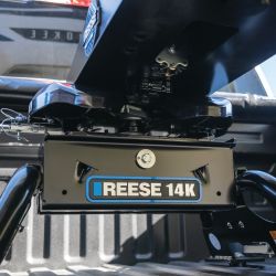 Reese 30947 - M5™ Max Duty™ Fifth Wheel Hitch, 14,000 lbs. capacity, Exclusive use with REESE Max Duty, Underbed Mounting System